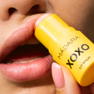 XOXO Balzam na pery, 5 g (8)